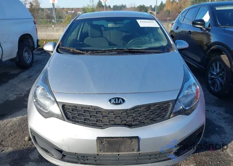 2013 Kia Rio Lx z USA, uszkodzony, nr VIN KNADM4A35D6318136
